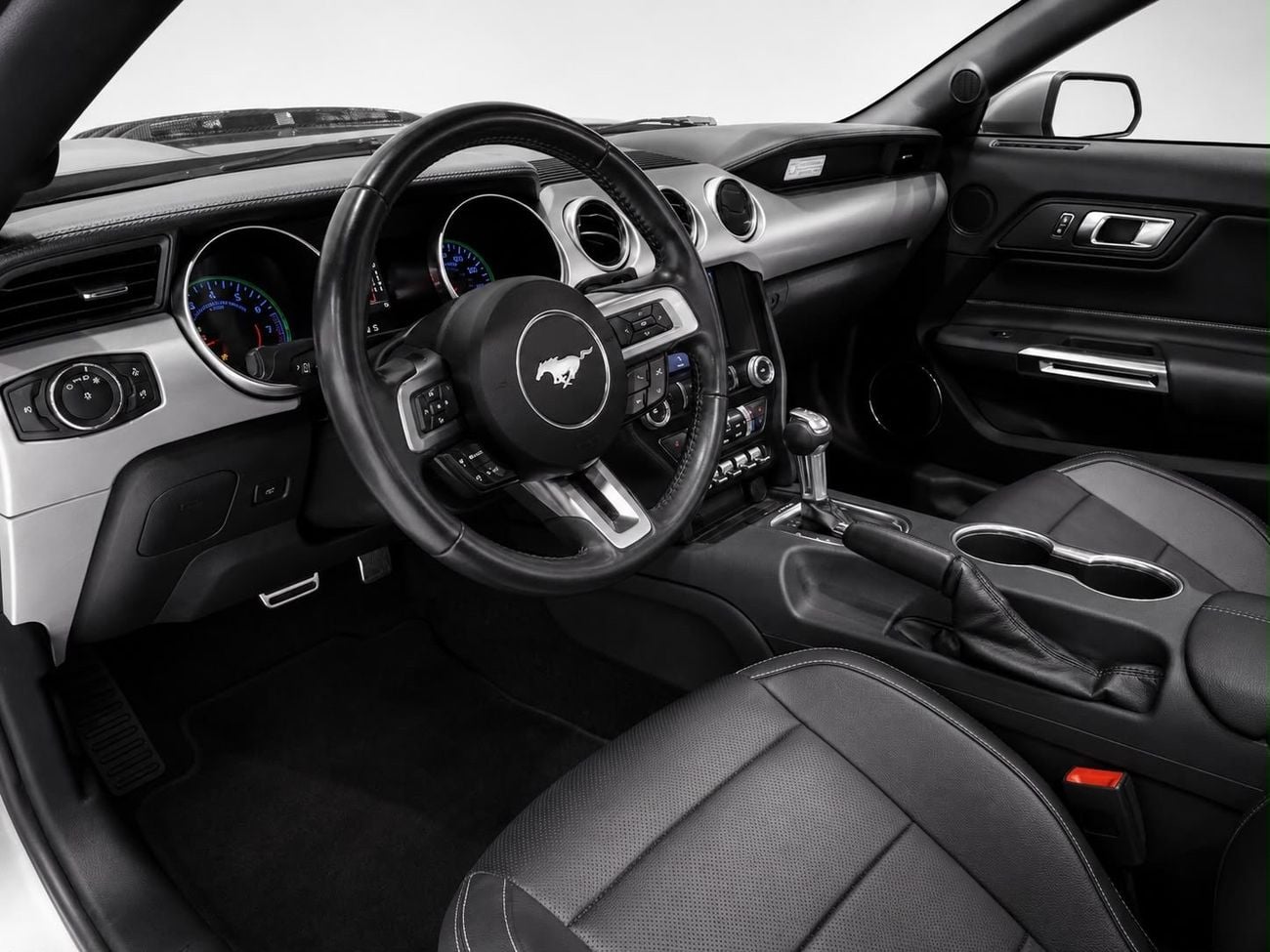 Ford Mustang STD