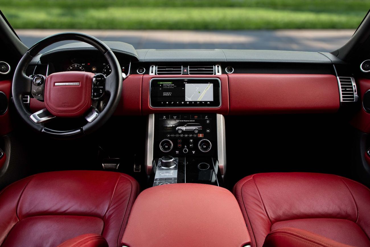 Land Rover Range Rover 4,308 P.M  | 0% Downpayment | Vogue SE V8 | Full Al Tayer History!