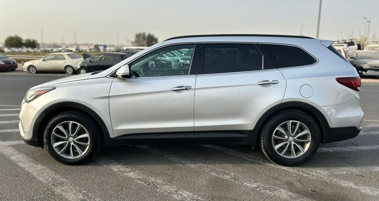 هيونداي سانتا في 2017 Hyundai Santa Fe 4x4 AWD - 3.3L V6 GDi - 7 Leather Seats - Push Start - Big Screen -