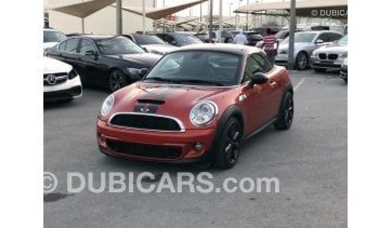 Mini Cooper Coupé Mini Cooper S Coupe 2014 model, excellent condition inside and out, full specifications, leather sea