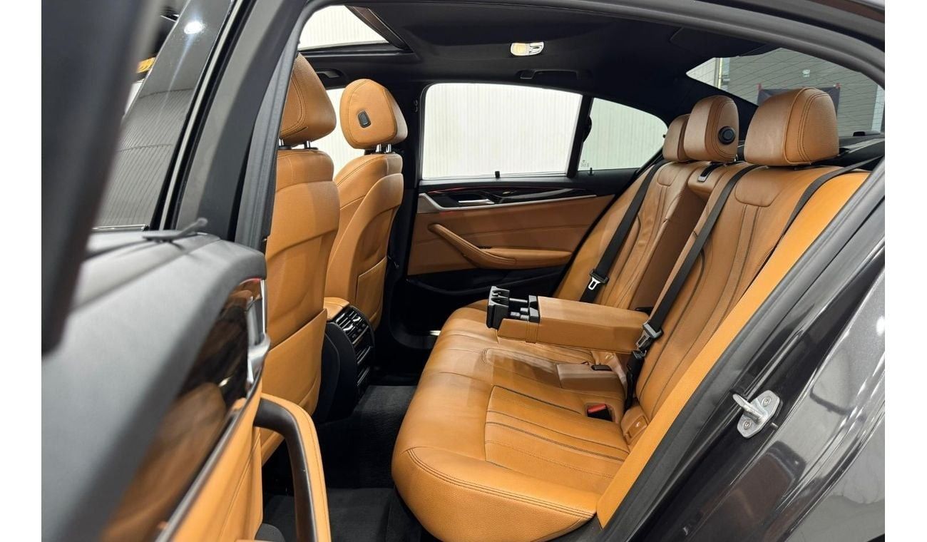 بي أم دبليو 520i 2019 BMW 520i M-Kit, Full BMW (AGMC) Service History, Warranty, Excellent Condition, GCC