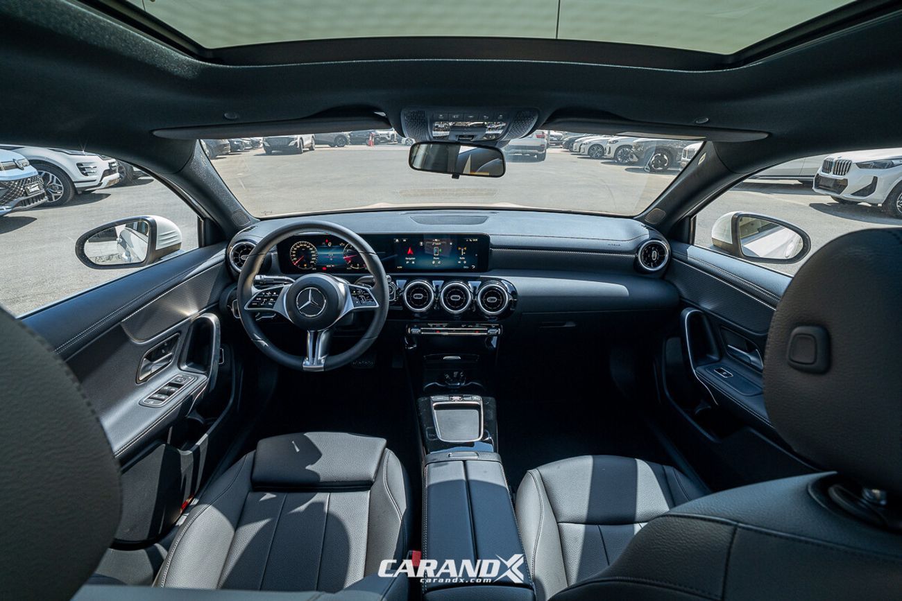 Mercedes-Benz A 180 Mercedes-Benz A 180 1.3L 2025