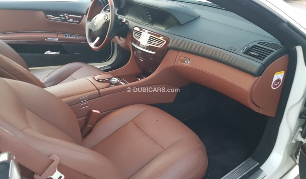 مرسيدس بنز CL 500 موديل 2008 خليجي كت 63AMG فل اوبشن فتحه وجلد ونفيجشن ونيت فيجن وردار وتحكم كهربي الموتر مسرفس بالكام