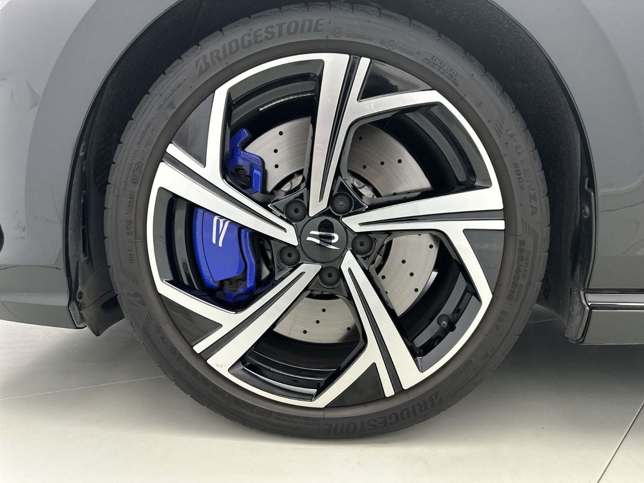 Volkswagen Golf R 2.0L | Fabric Seats | 19" Estoril Alloys | Panoramic Roof