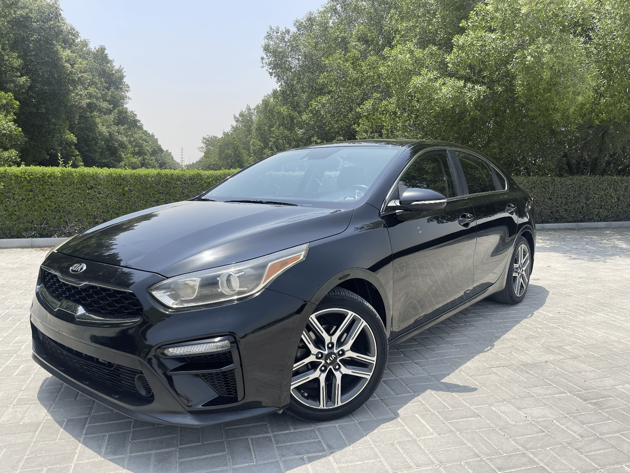 Kia Forte Kia Forte Ex 2020 Black 2.0L 4 GT vin: 3KPF54AD9LE220222    full option Excellent Condition   * CAR 