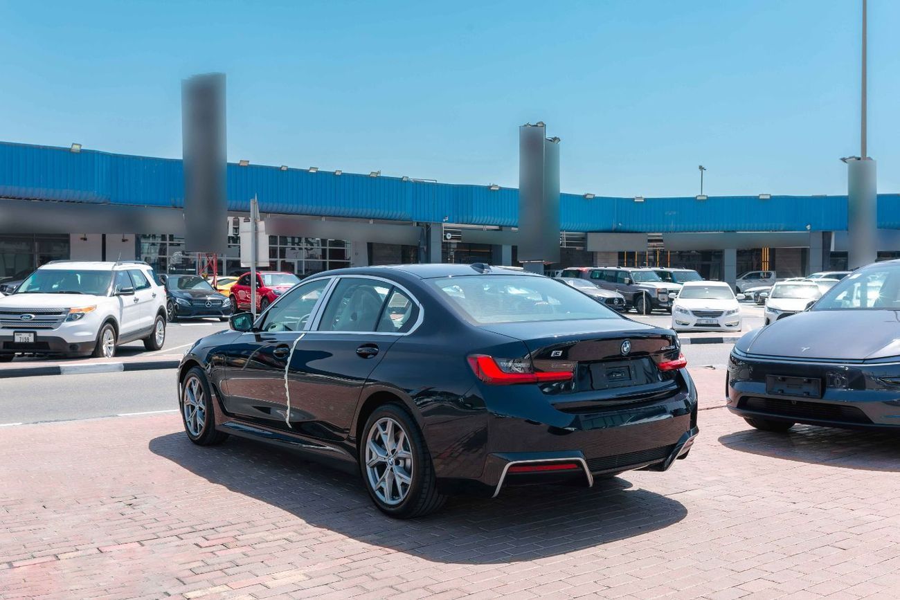 بي أم دبليو i3 2026 BMW i3 eDrive35L – M Power Kit (EV)