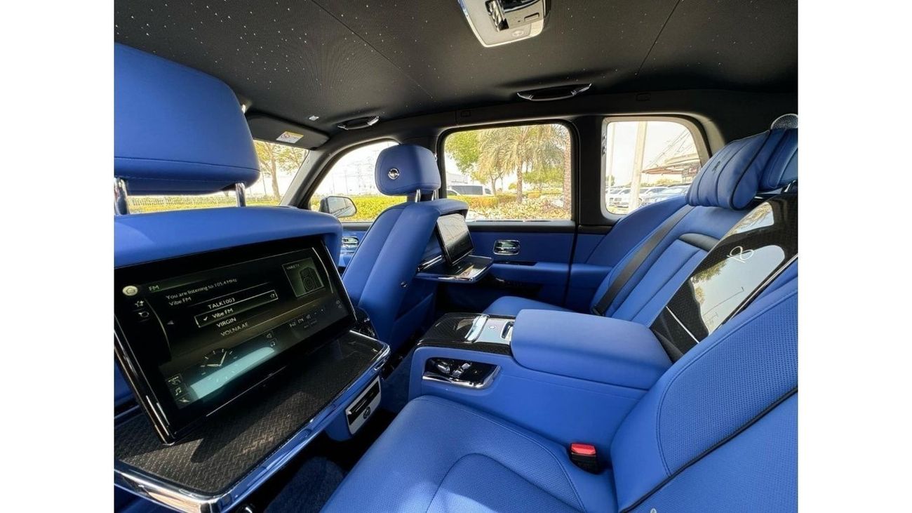 Rolls-Royce Cullinan BLACK BADGE GCC SPEC  UNDER WARRANTY AND SERVICE CONTRACT