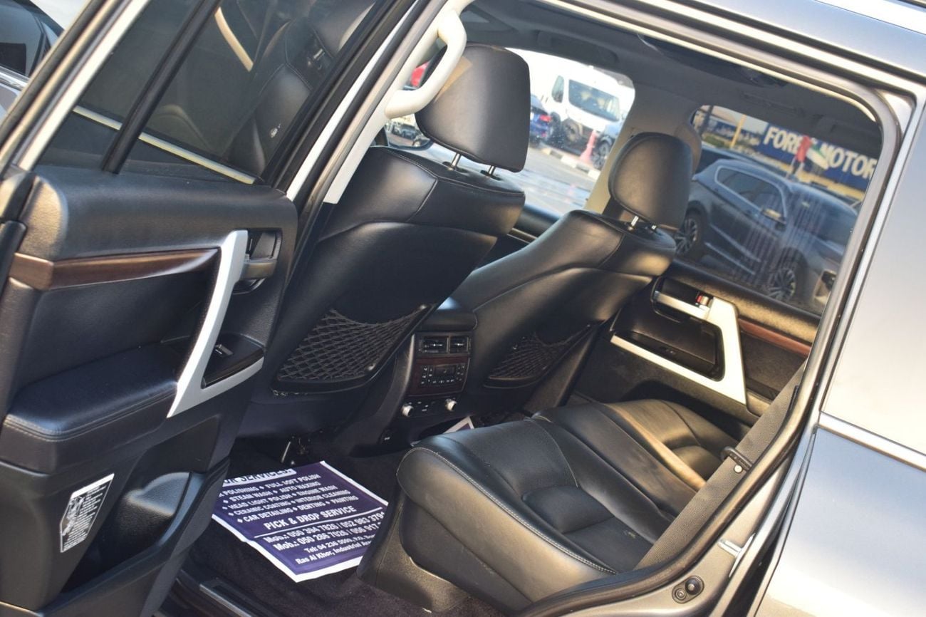 تويوتا لاند كروزر DIESEL SAHARA RIGHT HAND DRIVE YEAR 2019 GREY COLOR
