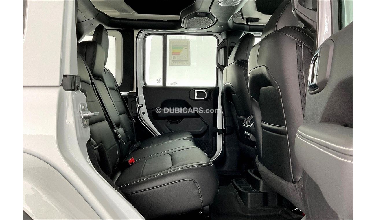 Jeep Wrangler Sahara Plus Unlimited | 1 year free warranty | 0 down payment | 7 day return policy