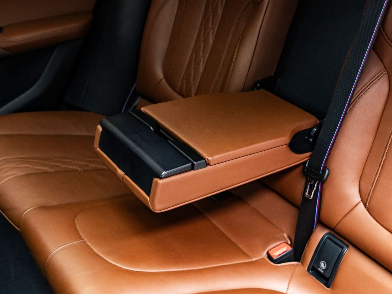 BMW X6 40i M Sport 3.0L 2024 BMW X6 xDrive40i, 2028 BMW Warranty + Service Contract, Low KMs, GCC