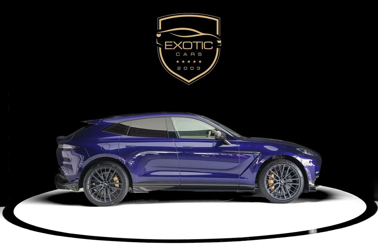 أستون مارتن Dbx707 STD