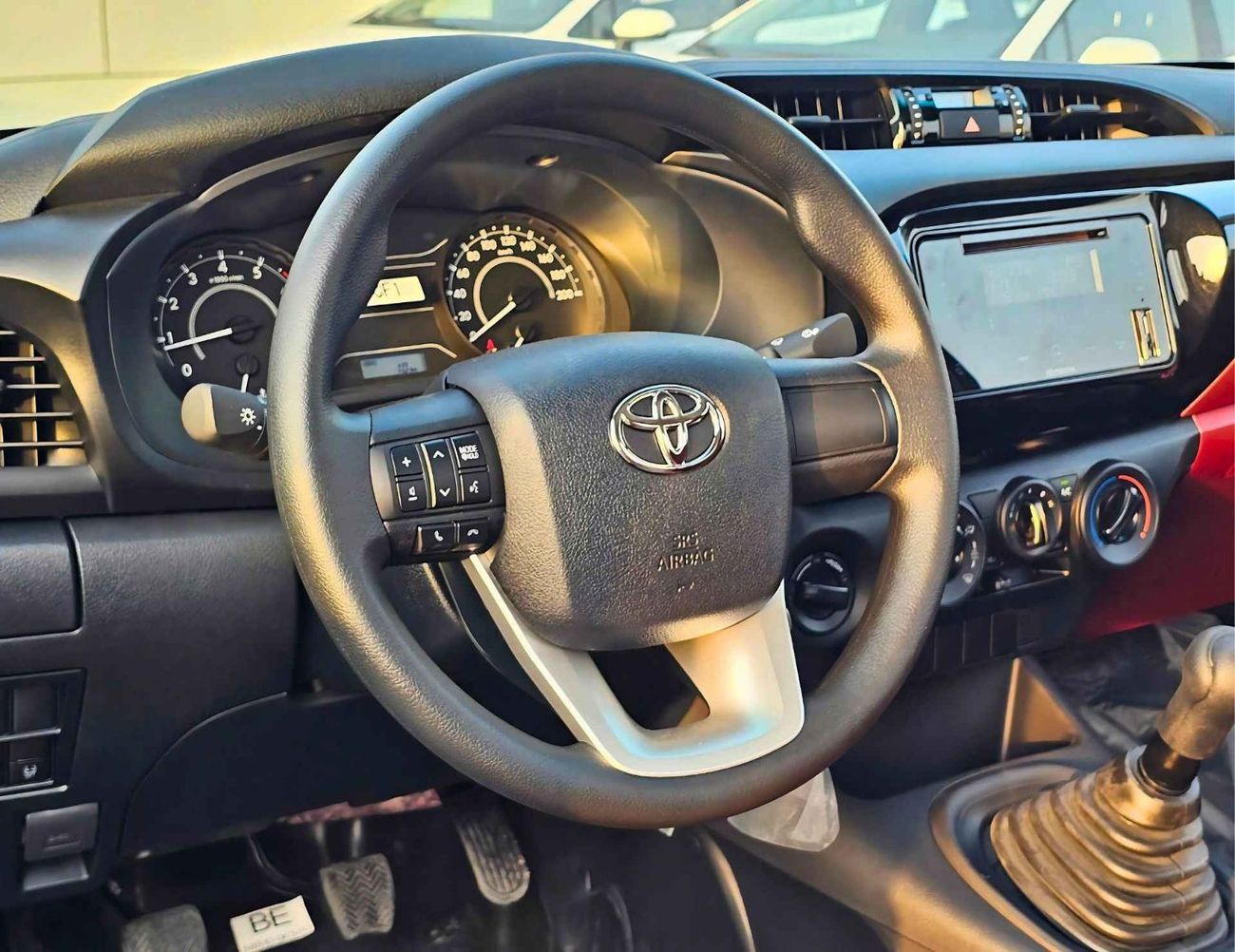 تويوتا هيلوكس SINGLE CABIN/LONG BODY WITH 5 HOOKS/CHROME HANDLE & REAR CHROME BUMPER/2.7L PETROL M/T (CODE#HPMSC1)