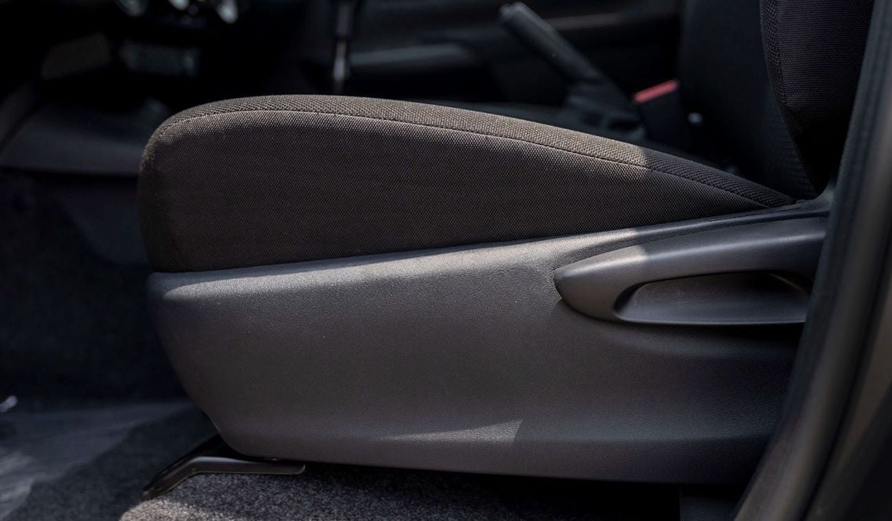 Toyota Hilux HILUX 2.4L MT P.WINDO DIESEL 2024