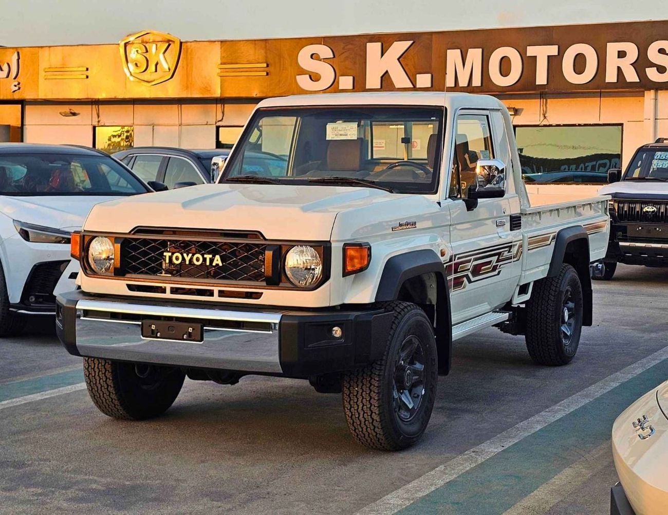 Toyota Land Cruiser Pick Up LX LC79 / SINGLE CABIN /4.0L V6 PETROL M/T 4WD (CODE # LC79SCPM)