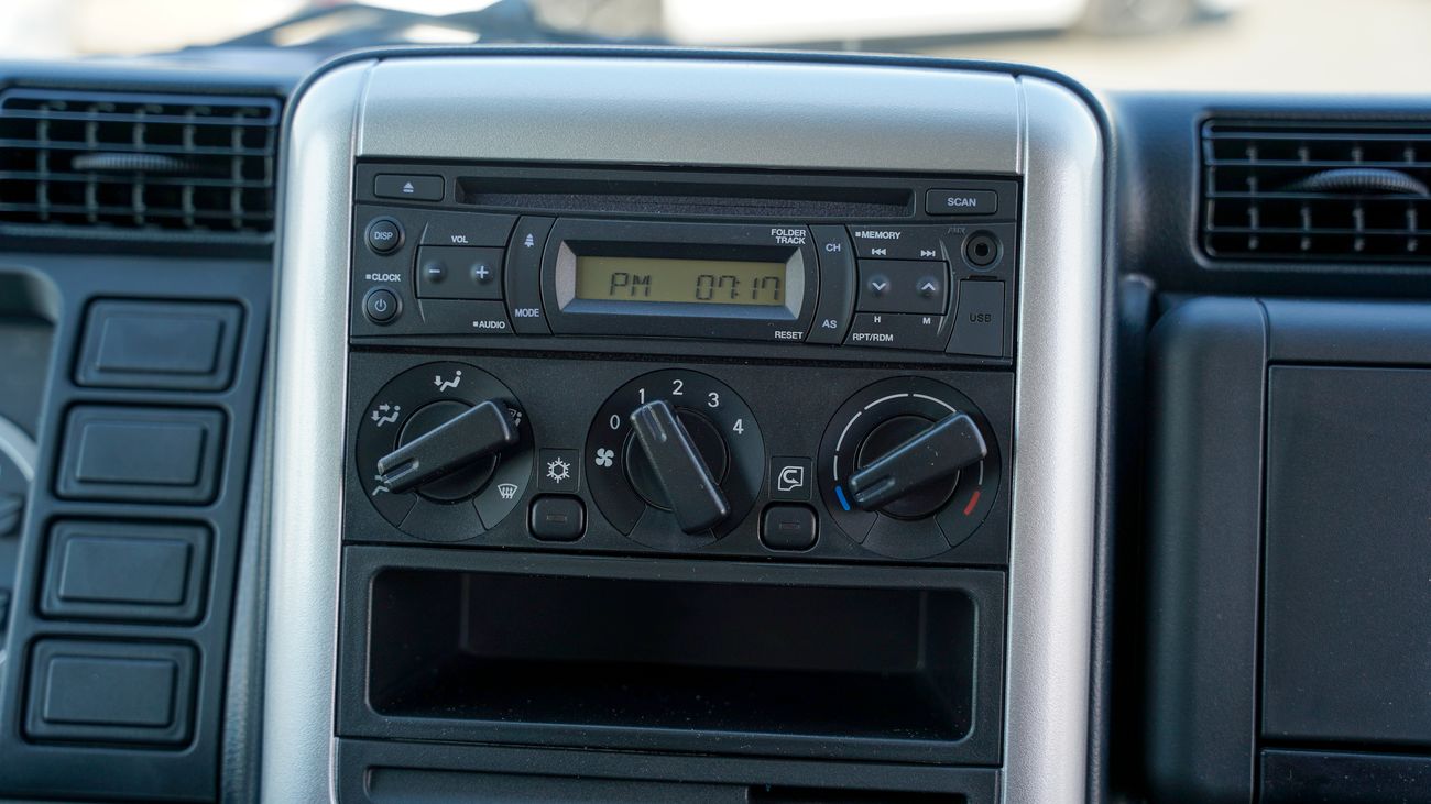 Mitsubishi Canter Van