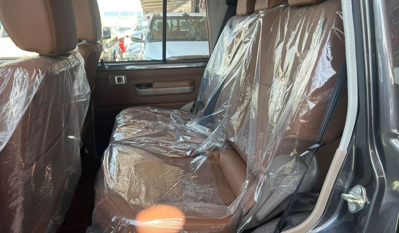 تويوتا لاند كروزر 70 Toyota Land Cruiser Hard Top 4.0L | 2024 | 0KM | GCC