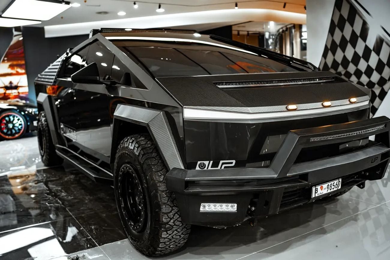Tesla Cybertruck invincible edition - Brand New!