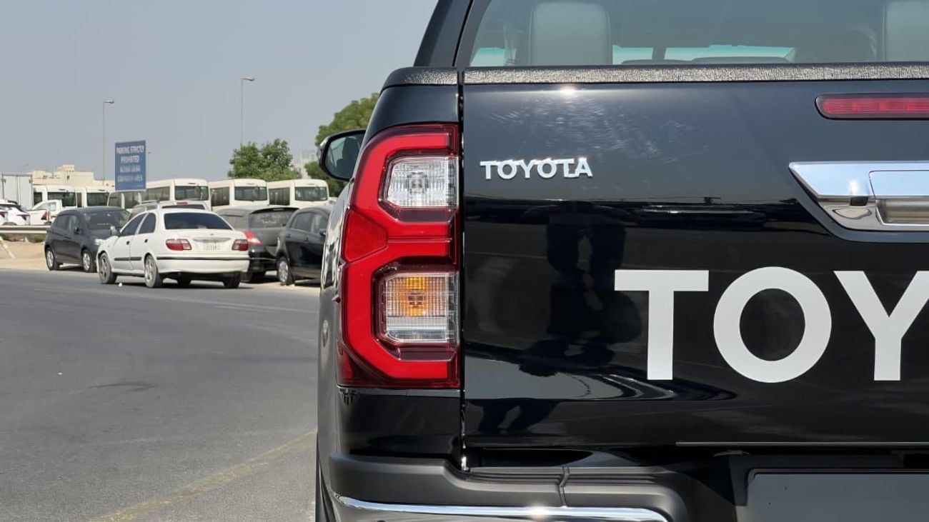 تويوتا هيلوكس S GLX 2.8L 4WD M/T