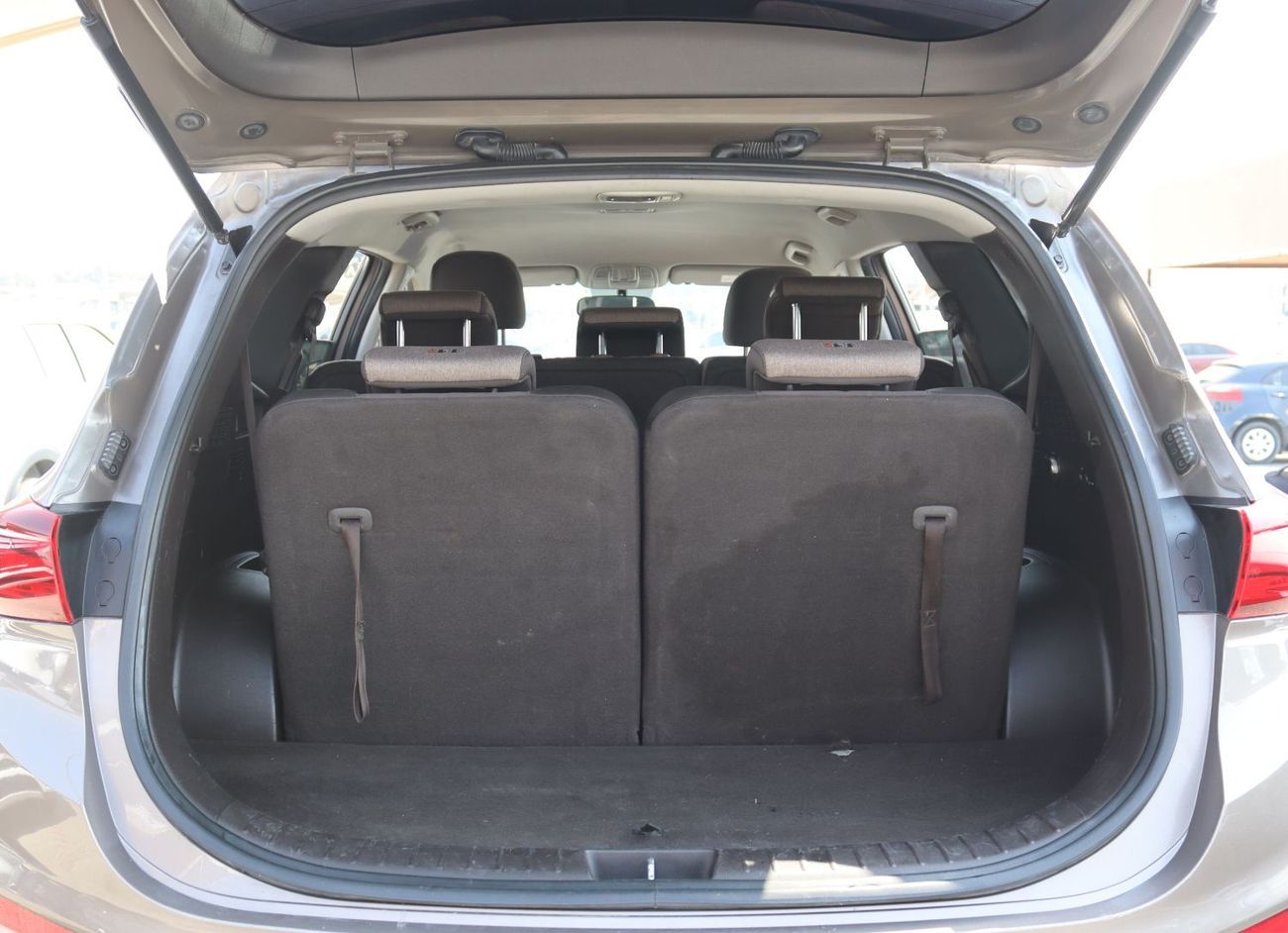 Hyundai Santa Fe GL 2.4L Hyundai Santa Fe 2019 - GCC - Accident-free - 2.4L  - 7 seats - Excellent condition