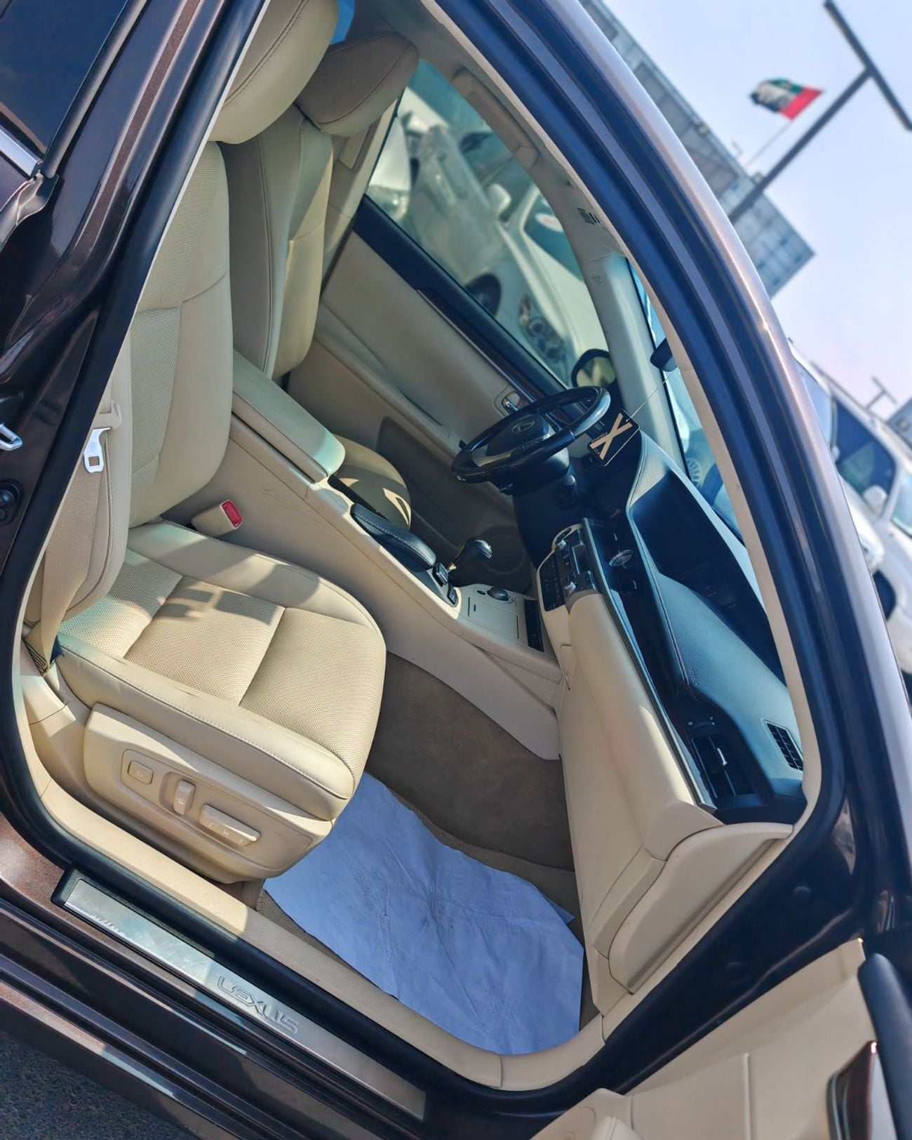 لكزس ES 350 PLATINUM