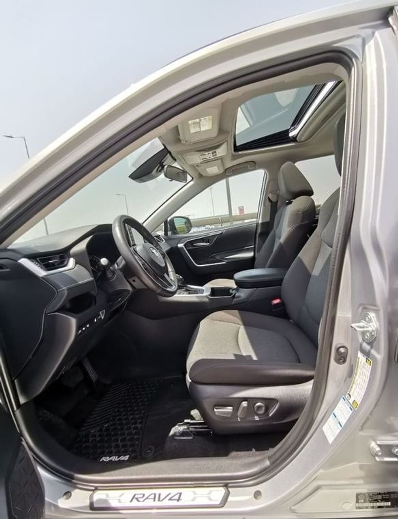 تويوتا راف ٤ TOYOTA RAV4 XLE -2022 - SILVER