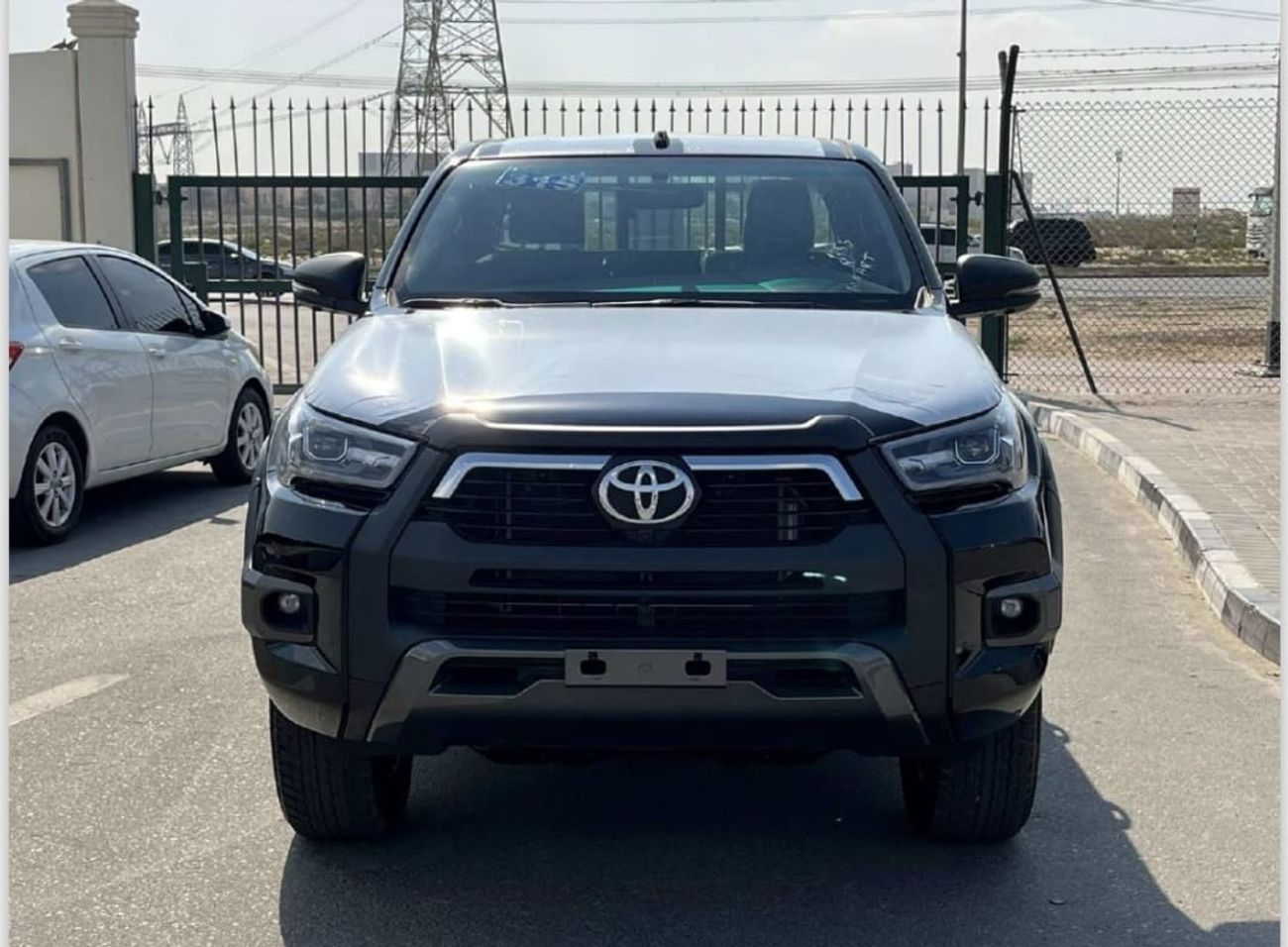 تويوتا هيلوكس Toyota pickup Hilux, adventure.4.0L petrol engine LHD,2025 model ,brand new ,Gcc specs,4x4 , automat