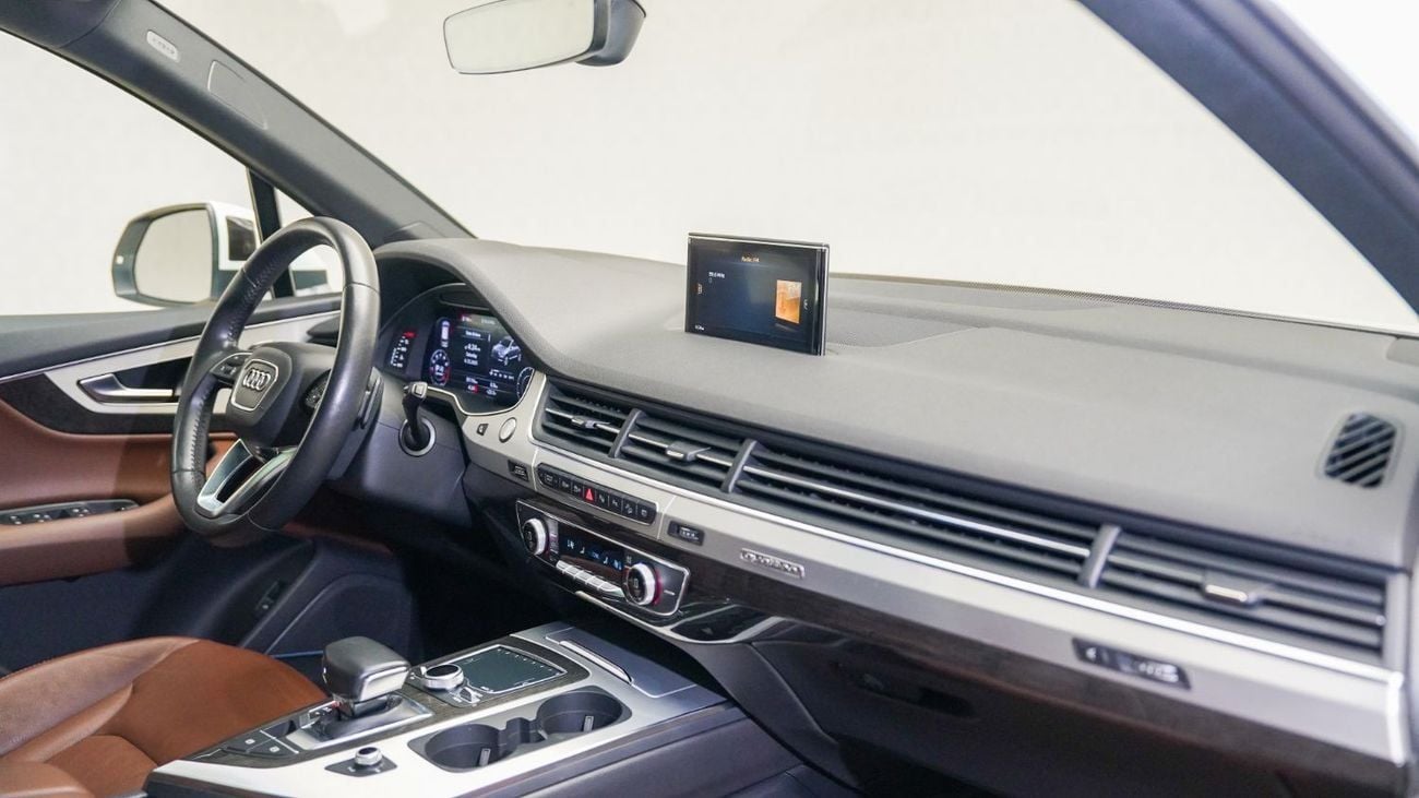 أودي Q7 45 TFSI quattro S-Line 3.0L