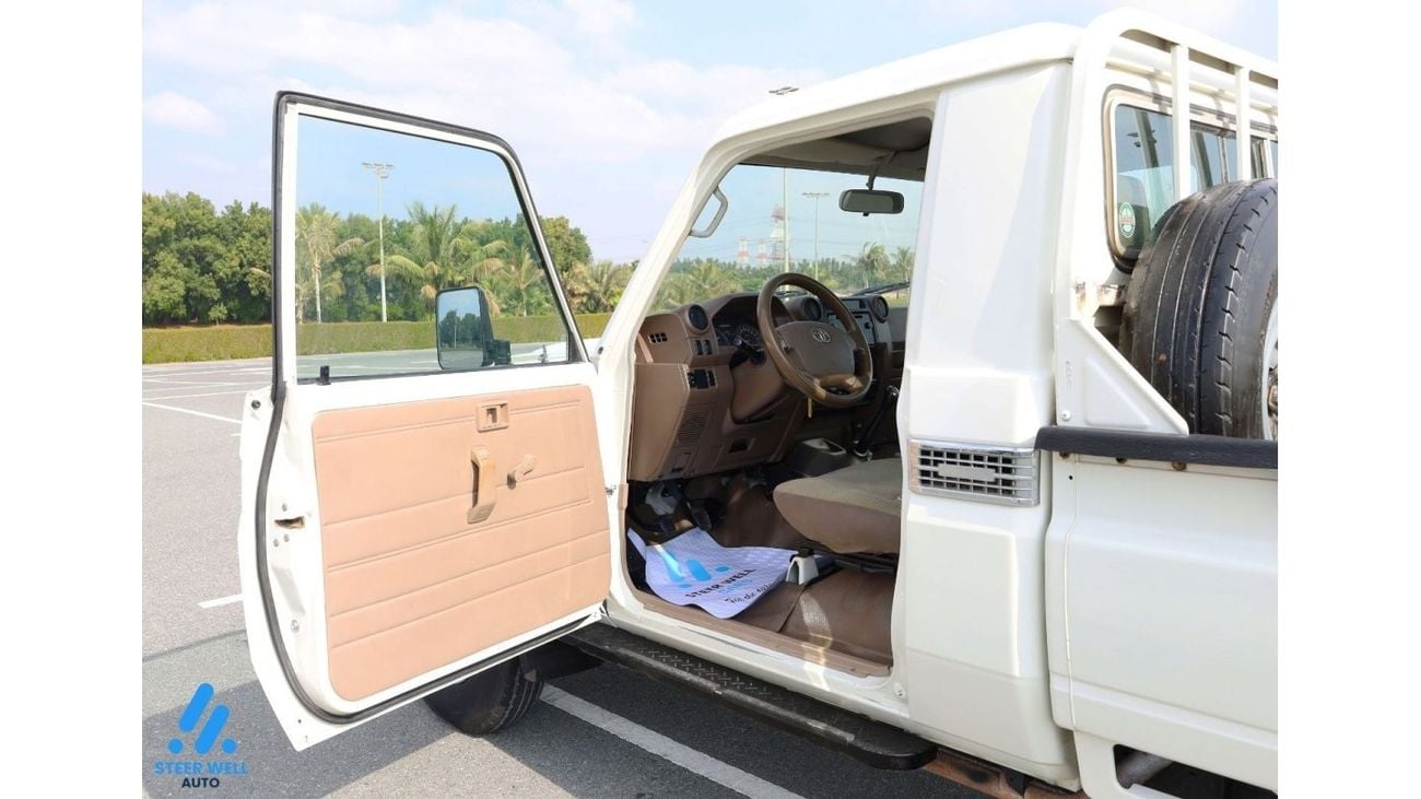 Toyota Land Cruiser Pick Up 79 EXR 2015 Single Cab Pick Up 4.0L - Petrol M/T - GCC Specs - Low Mileage - Book Now