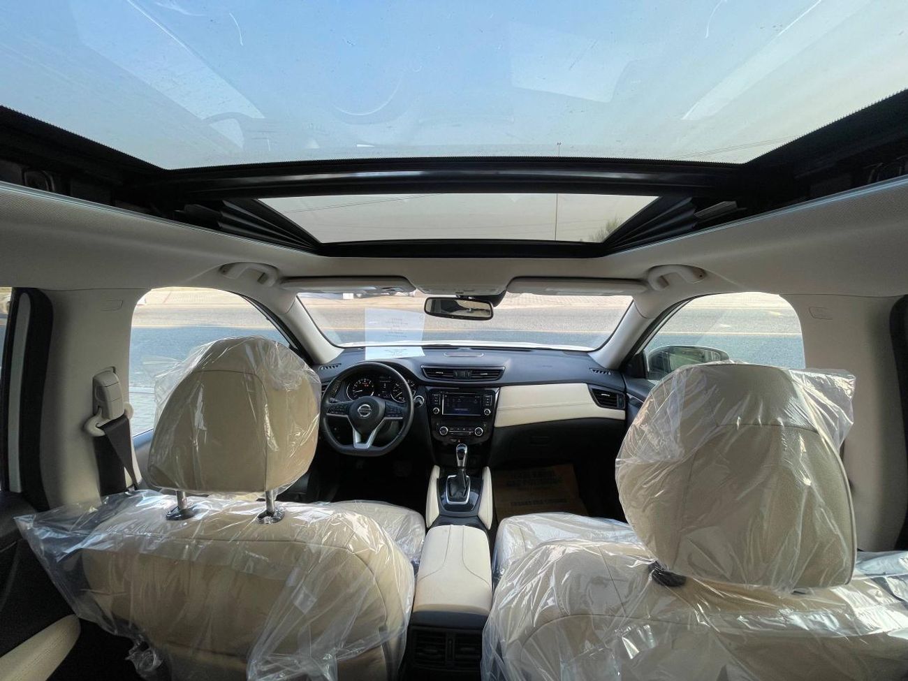 نيسان روج SL / AWD / 2.5 V4 / فتحة سقف بانورامية / كاميرا 360 درجة / رادار / نظام صوت BOSE