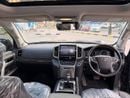 تويوتا لاند كروزر VXR Genuine Right Hand Drive