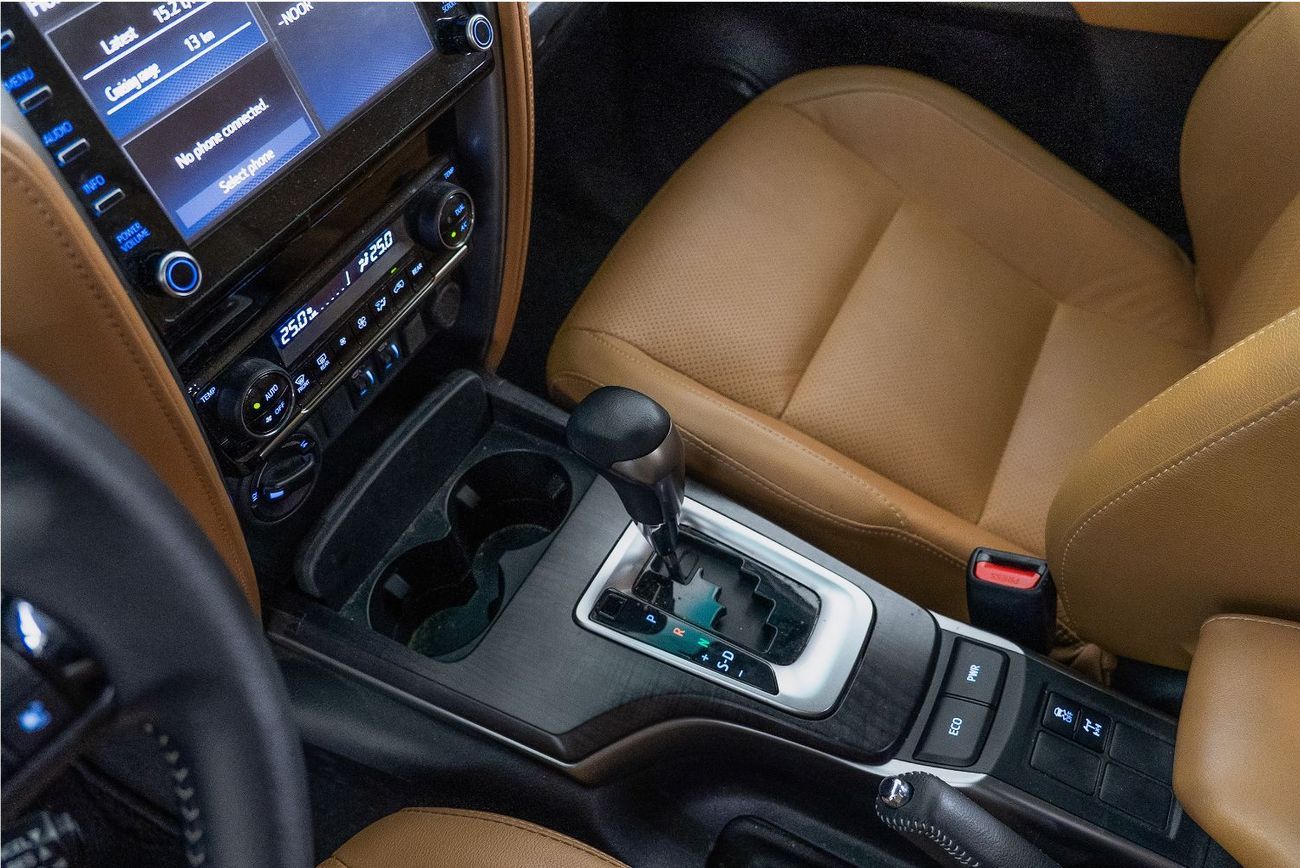 Toyota Fortuner VXR 4.0L (278 HP)