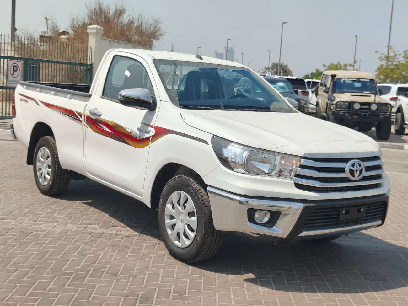تويوتا هيلوكس TOYOTA HILUX SINGLE CABIN 2.7 Petrol Manual Transmission 4X2