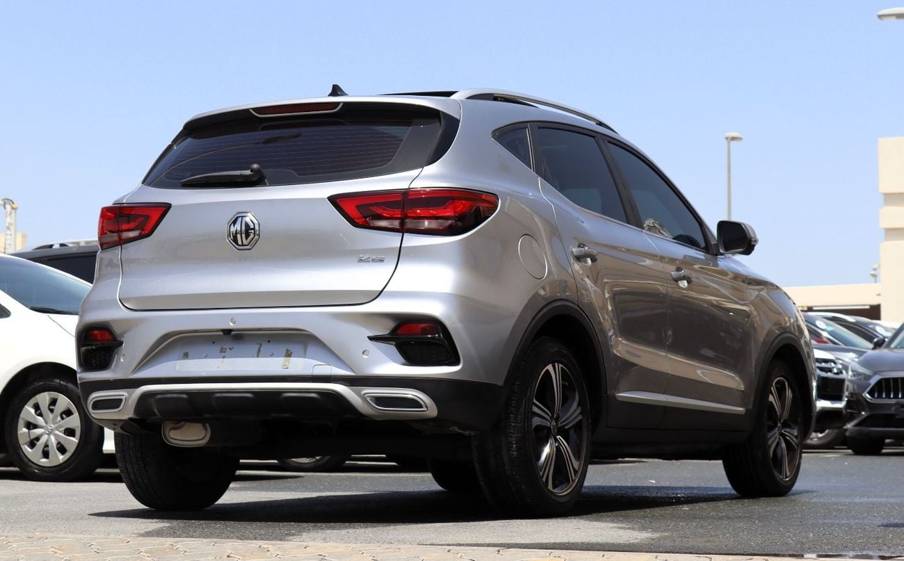 أم جي ZS LUX