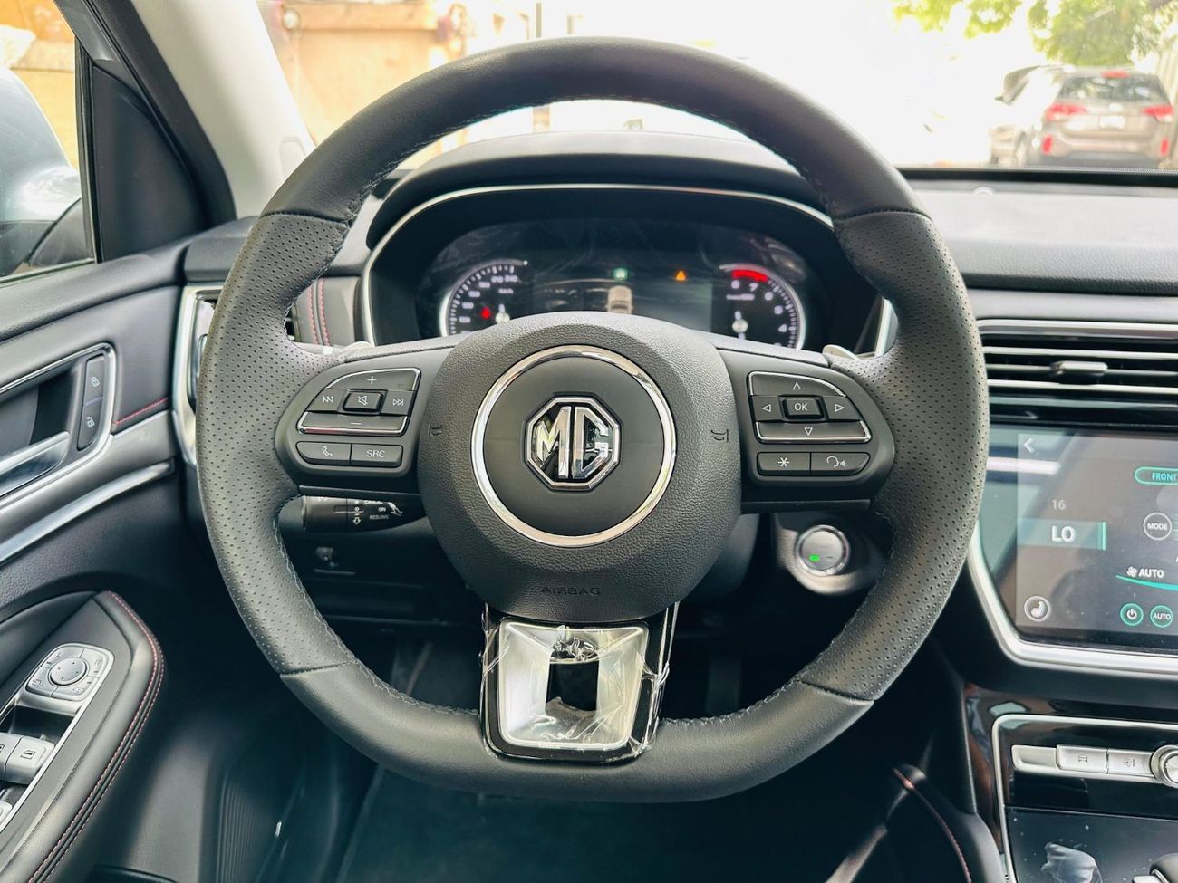 MG RX8 AED 1,480 PM | MG RX8 2.0L I4 | GCC | 0% DP | 7 SEATER | BRAND NEW CAR