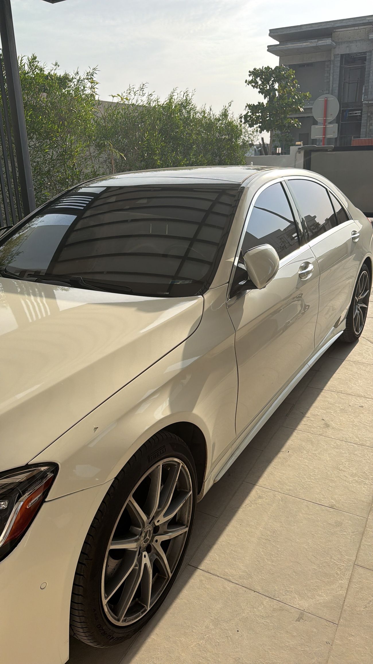 مرسيدس بنز S 560 Std 4.0L (463 HP)