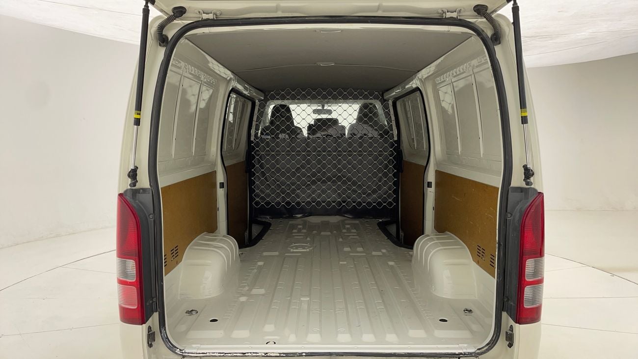 تويوتا هاياس GL STANDARD ROOF PANAL VAN 2.7 | بدون دفعة مقدمة | اختبار القيادة في المنزل