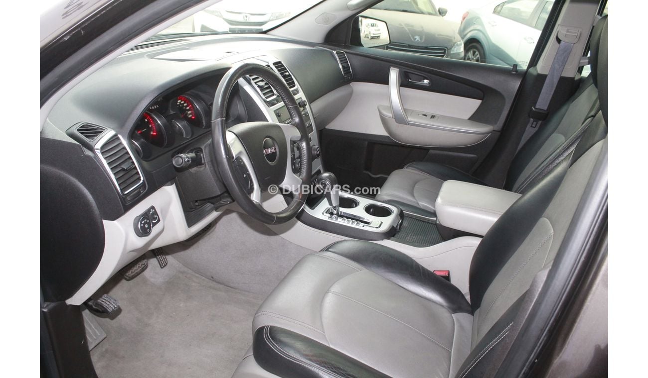 GMC Acadia 3.6L V6 2012 MODEL WITH REAR CAMERA