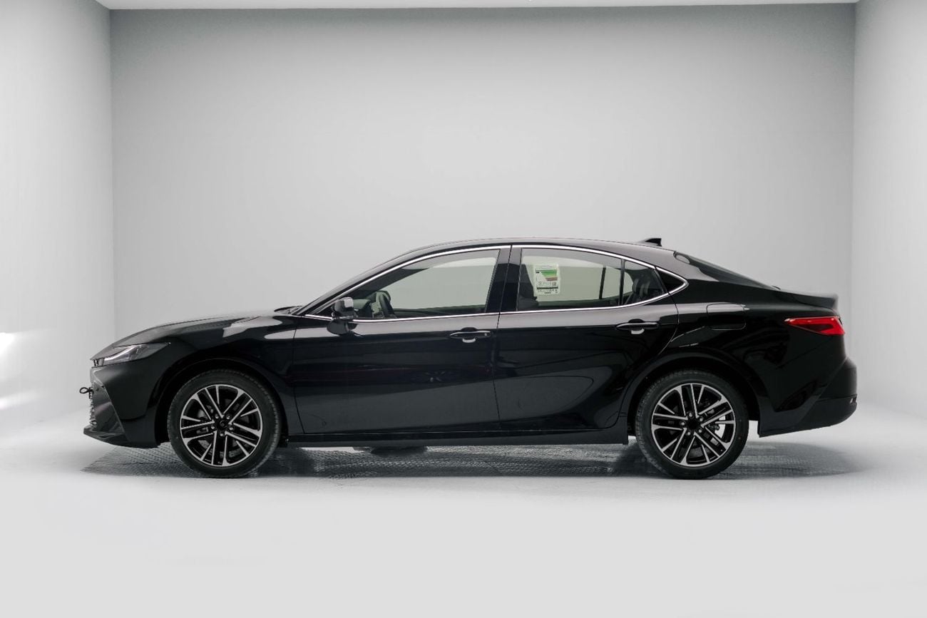Toyota Camry GLE 2.5L - NETURAL BLACK INSIDE TAN | EXPORT ONLY