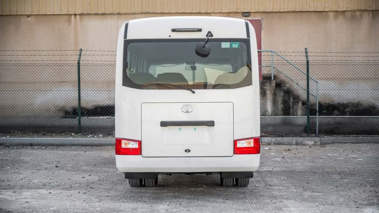 Toyota Coaster COASTER 23STR MT DSL 4.0(WHITE INSIDE MD GREY)25YM