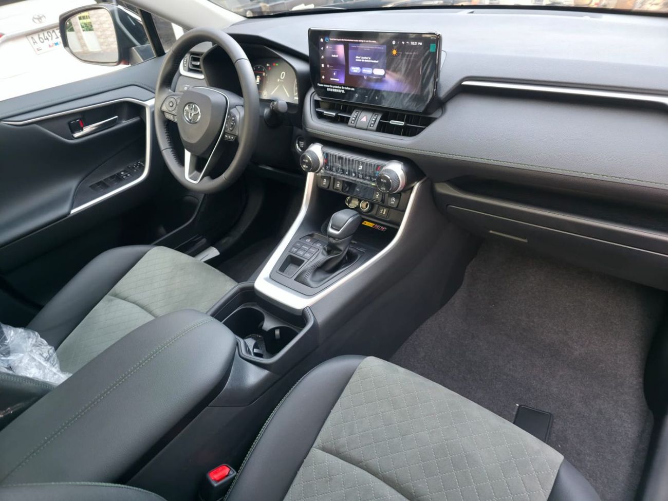 تويوتا راف ٤ 2.5L Adventure