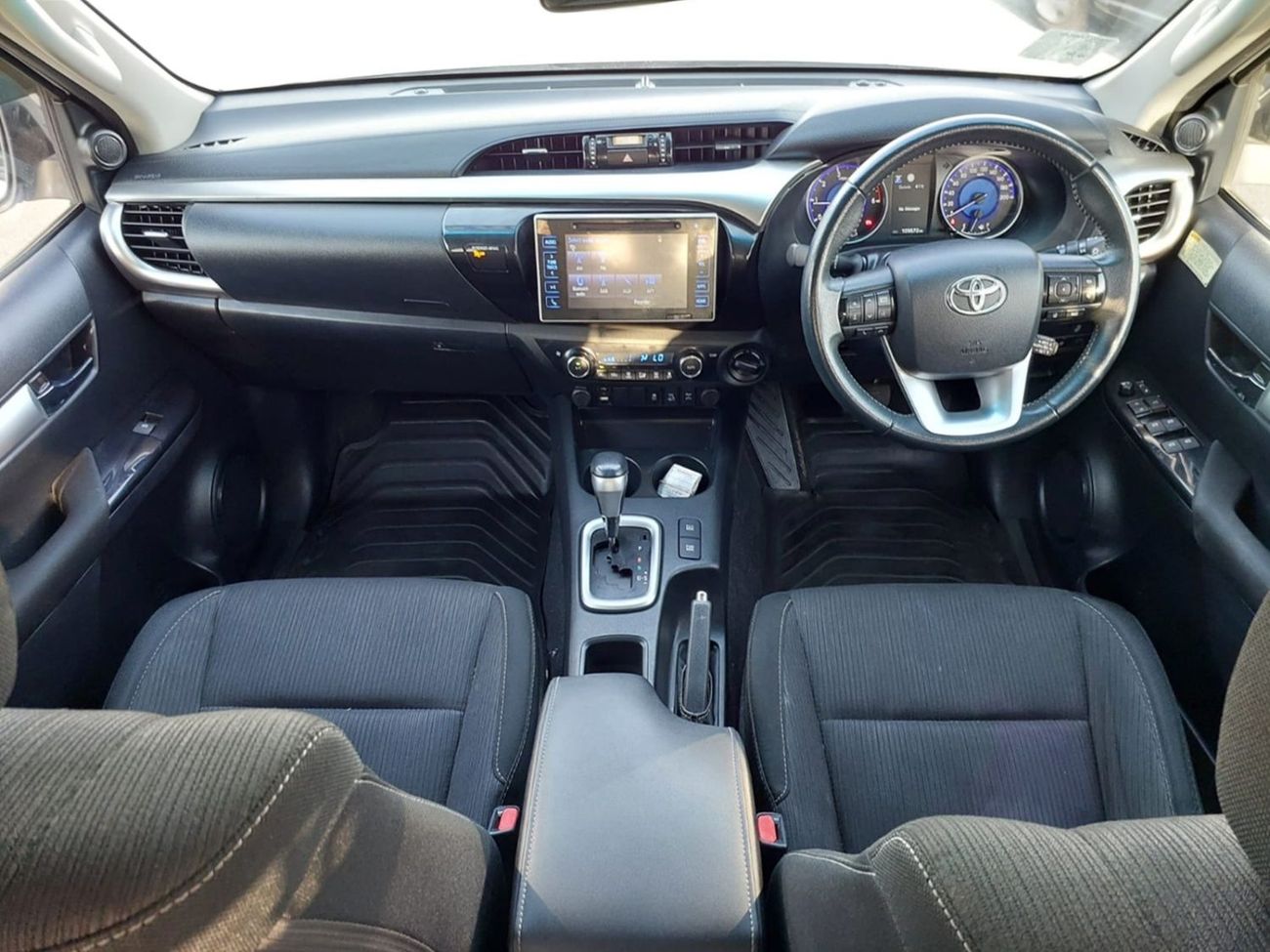 Toyota Hilux TOYOTA HILUX PICK UP RHD 2019 MODEL 2.8 L DIESEL AUTOMATIC(PM21706)