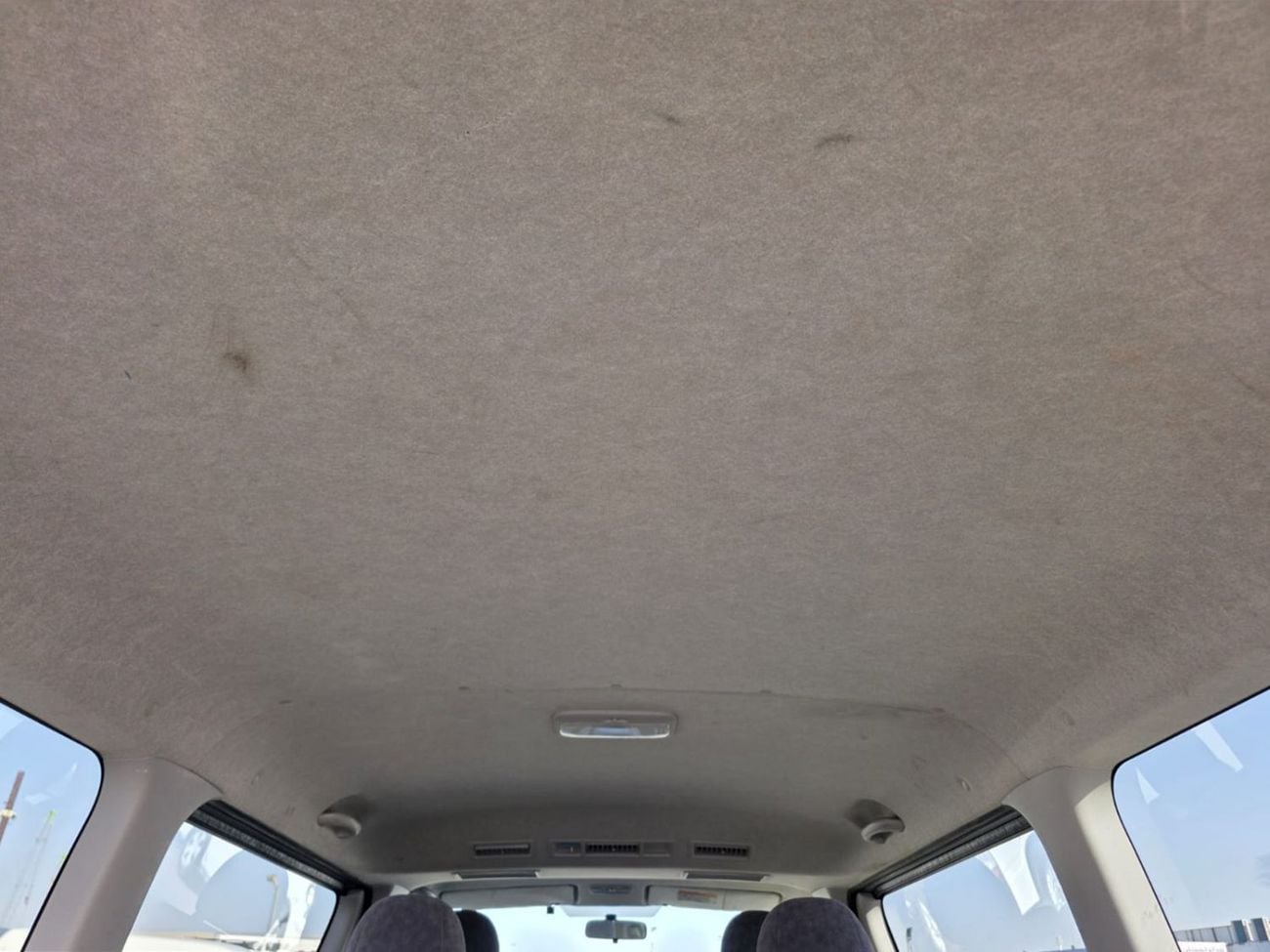 Toyota Hiace TOYOTA HIACE VAN RHD 2006 MODEL 2.0 L PETROL AUTOMATIC(PM36387)