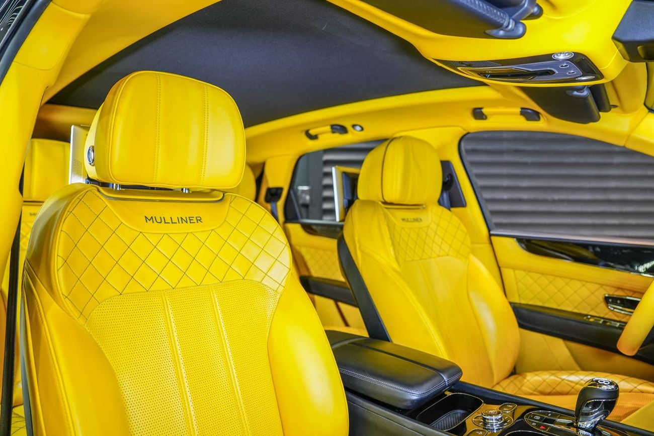 بنتلي بينتايجا W12 Mulliner, Carbon Body Kit, Individual Rear Seats w/ Entertainment, GCC Spec!!