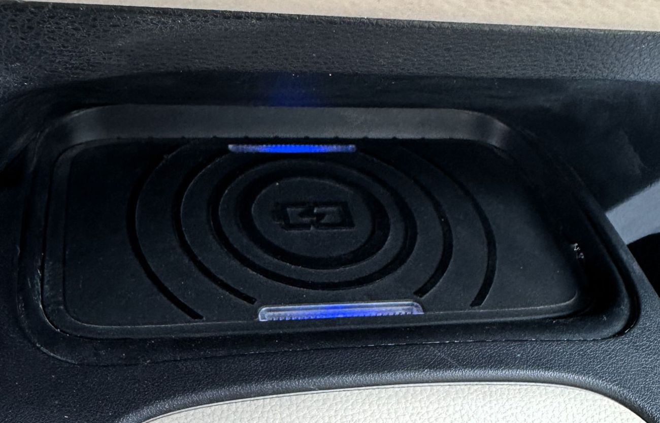 تويوتا كورولا XLI خالية من الحوادث - خليجي - بحالة ممتازة *- مكينة 2000 سي سي -