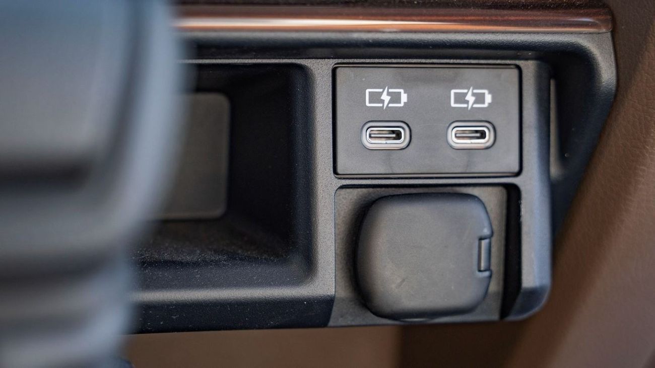 Toyota Land Cruiser Pick Up 2024 Toyota LC79 SC 2.8L diesel Double tank Mid option AT