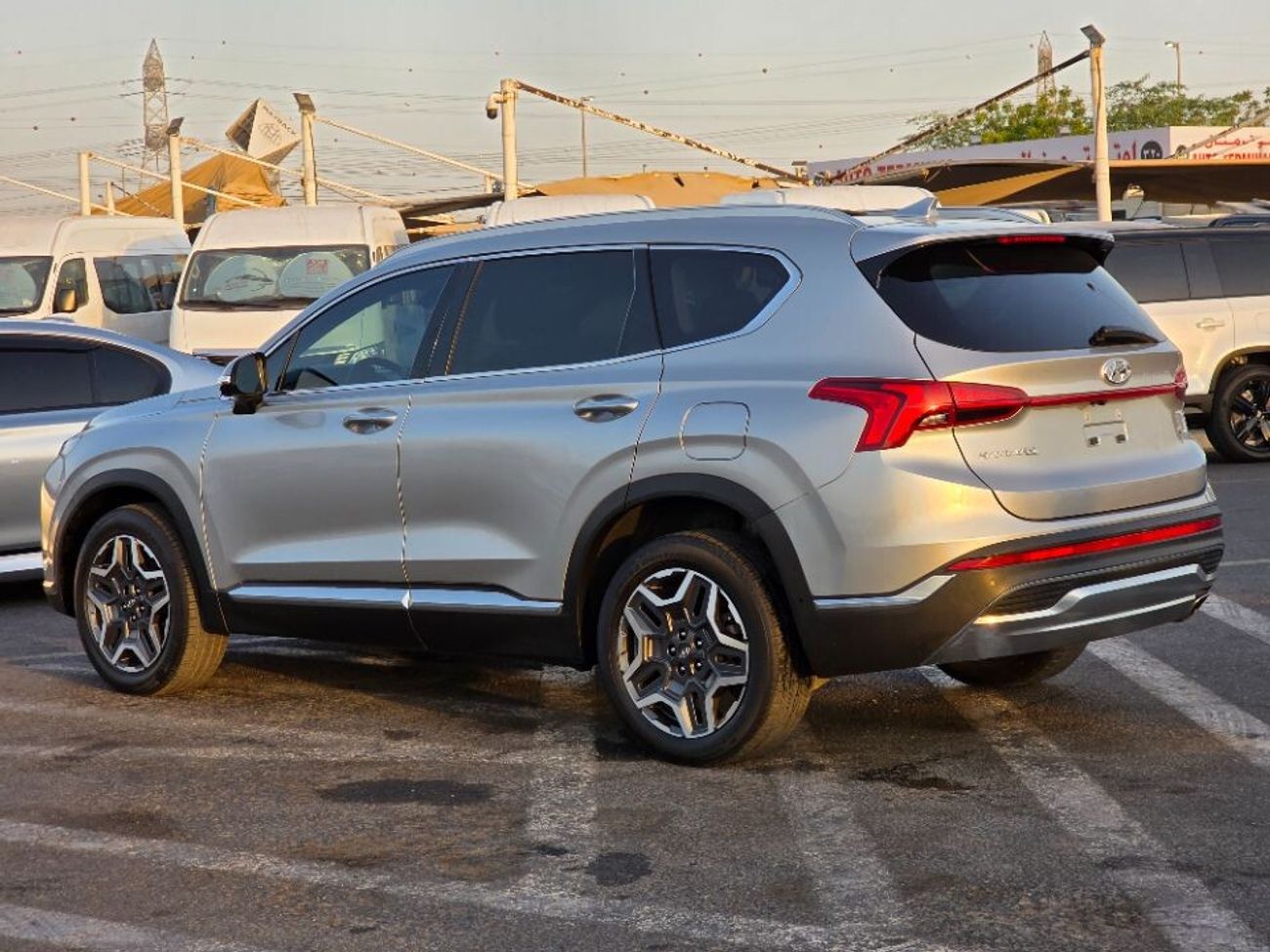 هيونداي سانتا في 2021 Model Limited Edition Paranomic roof, 360 camera,  Push button and Trunk automatic