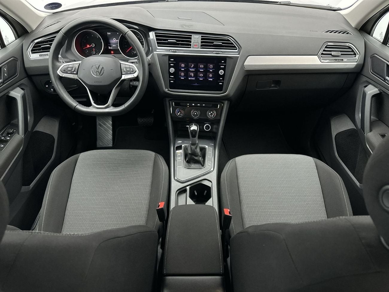 Volkswagen Tiguan LIFE 1.4L | VW Certified | Smart Tech Edition with Camera and Sensors | GCC Specs