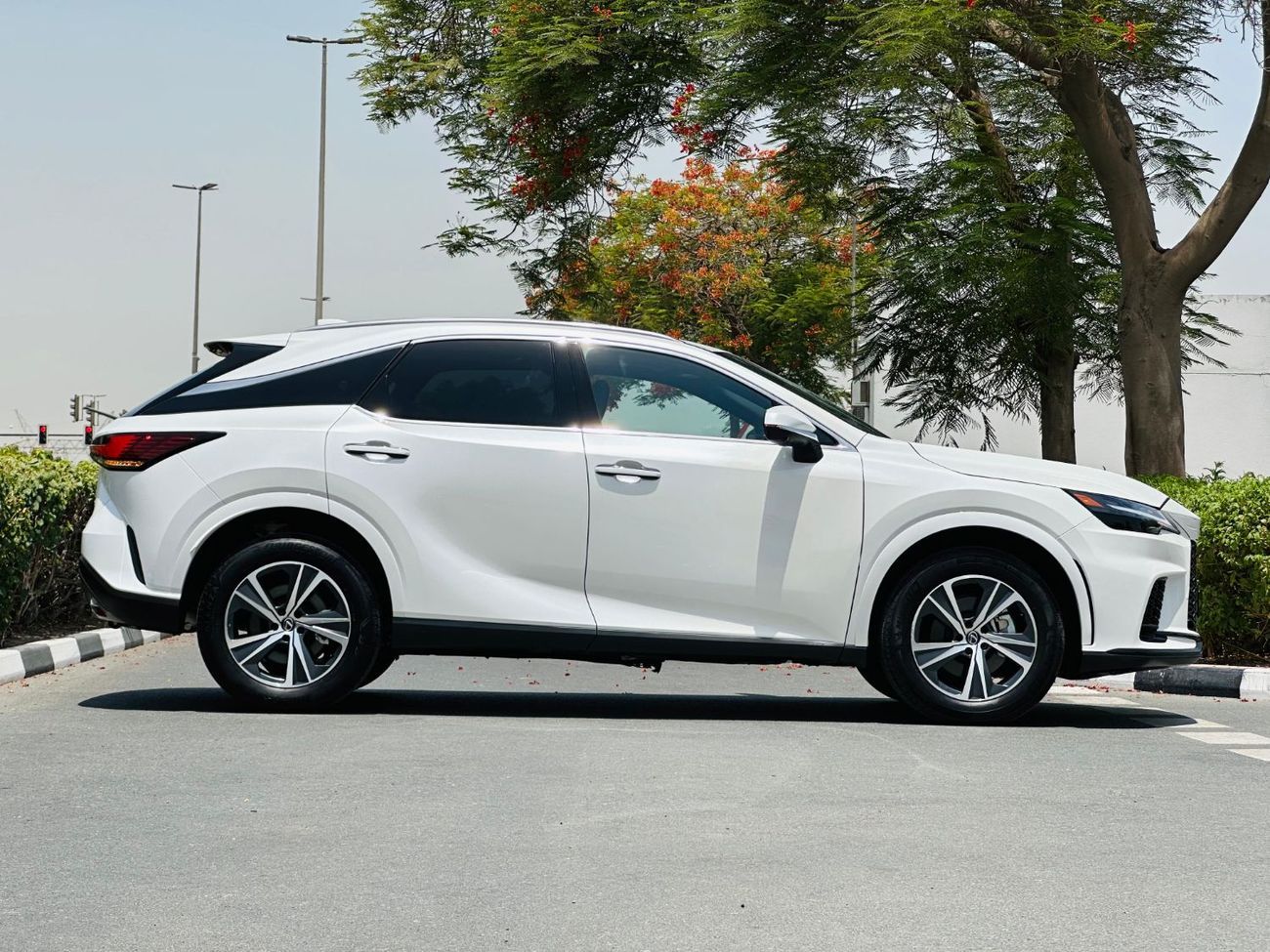 Lexus RX350 Lexus RX 350 Full Option Year: 2024 Color: White