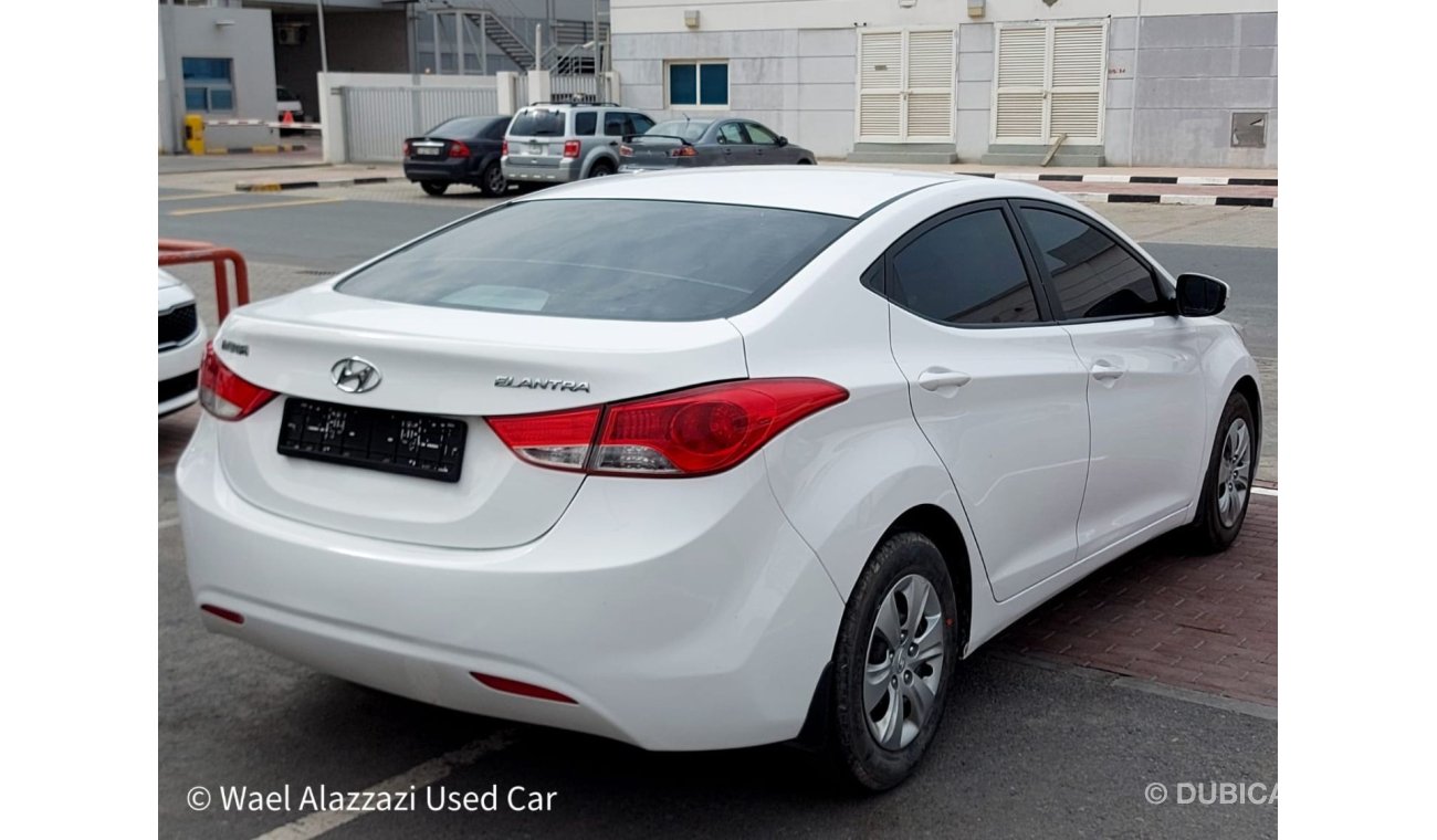 Hyundai Elantra هيونداي النترا 2013 خليجي 1.6 سي سي نظيفة جدا من الخارج و الداخل