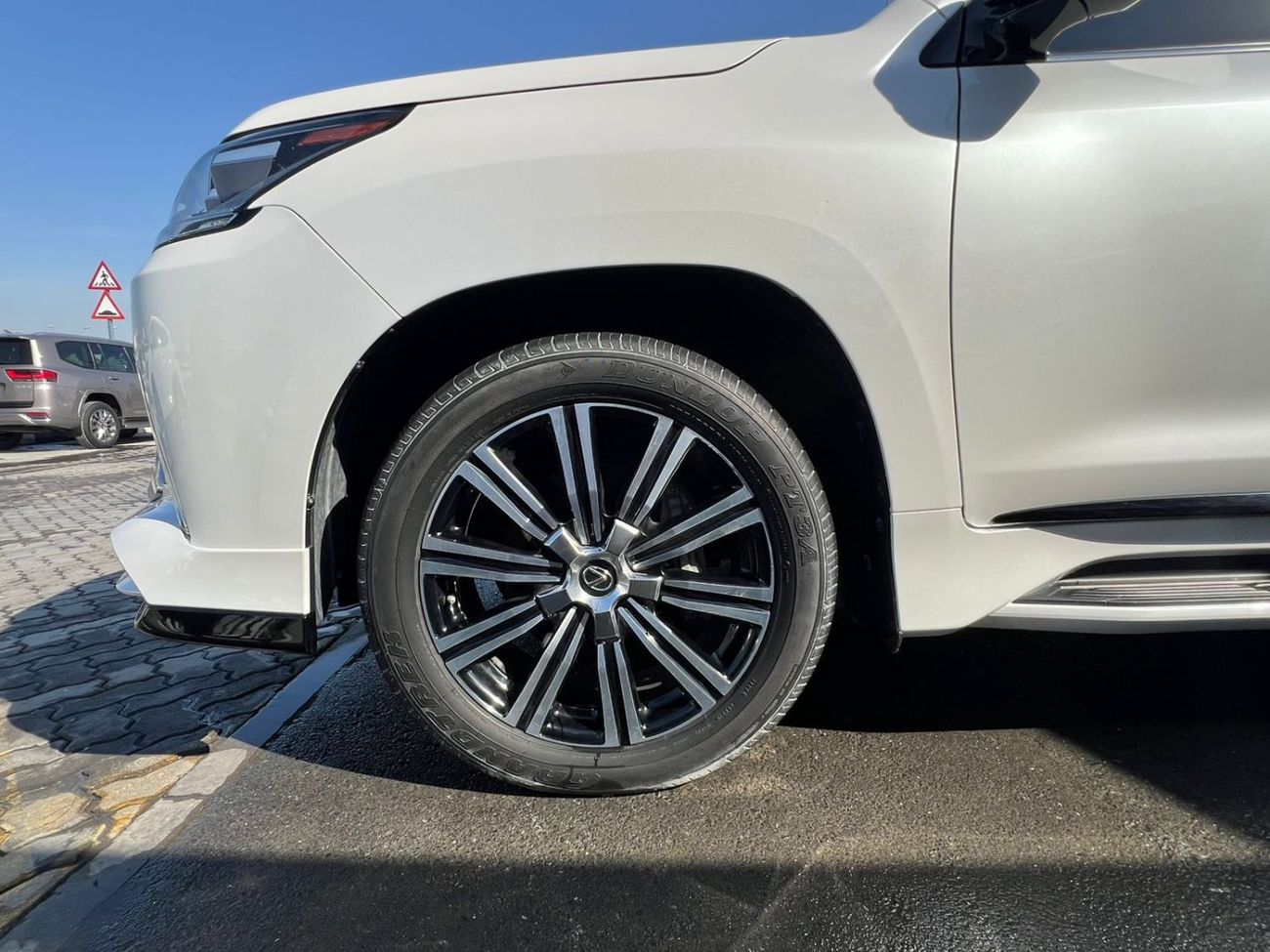 لكزس LX 570 LEXUS LX 570  2021.ENGINE  5.7L/V8
